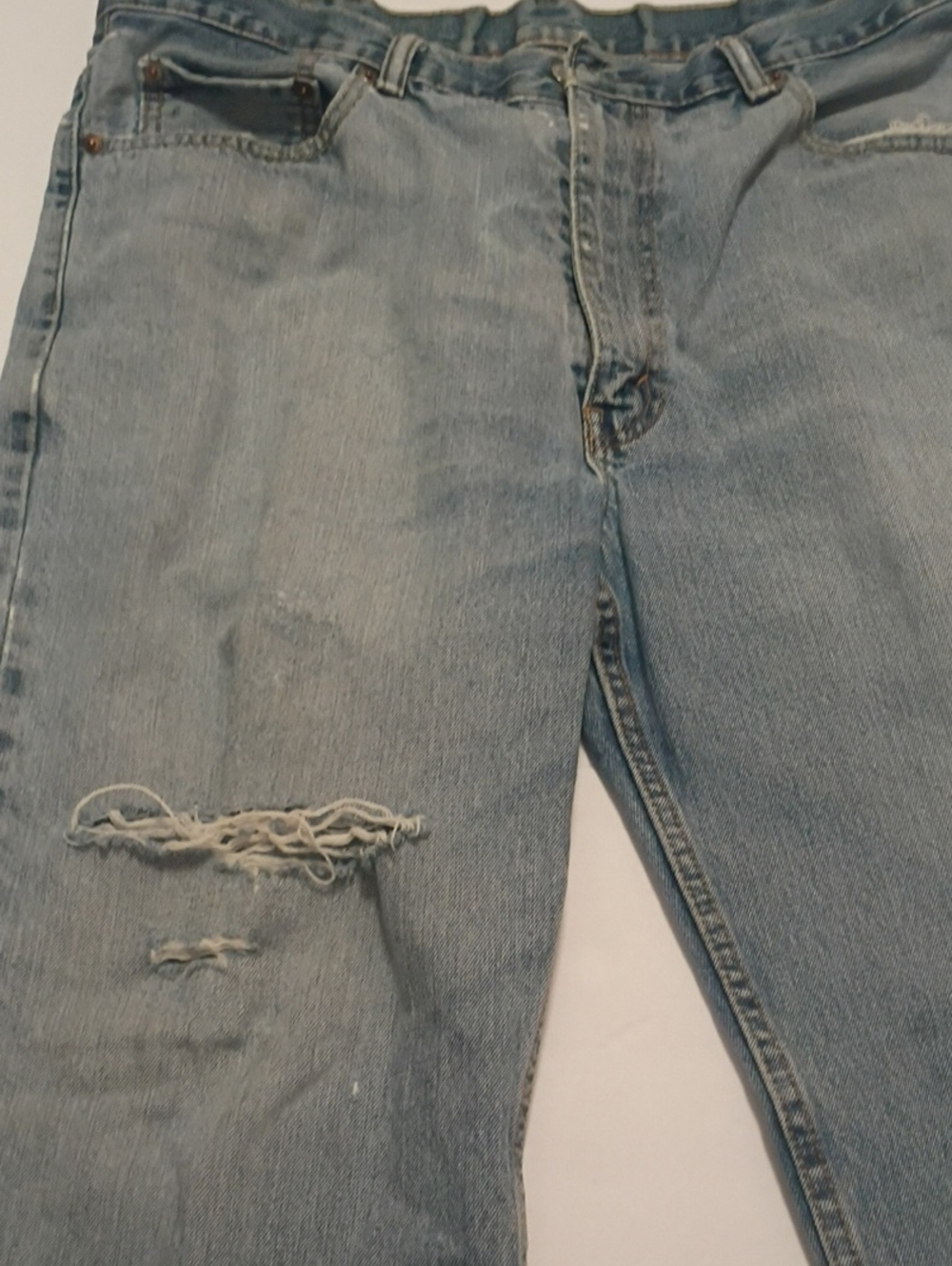 Levis Relaxed Light Blue Men's Distressed Jeans 550 W 38 L 30